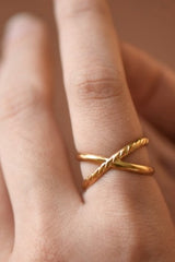 18k Gold Plated Waterproof Stainless Steel Crisscross Ring