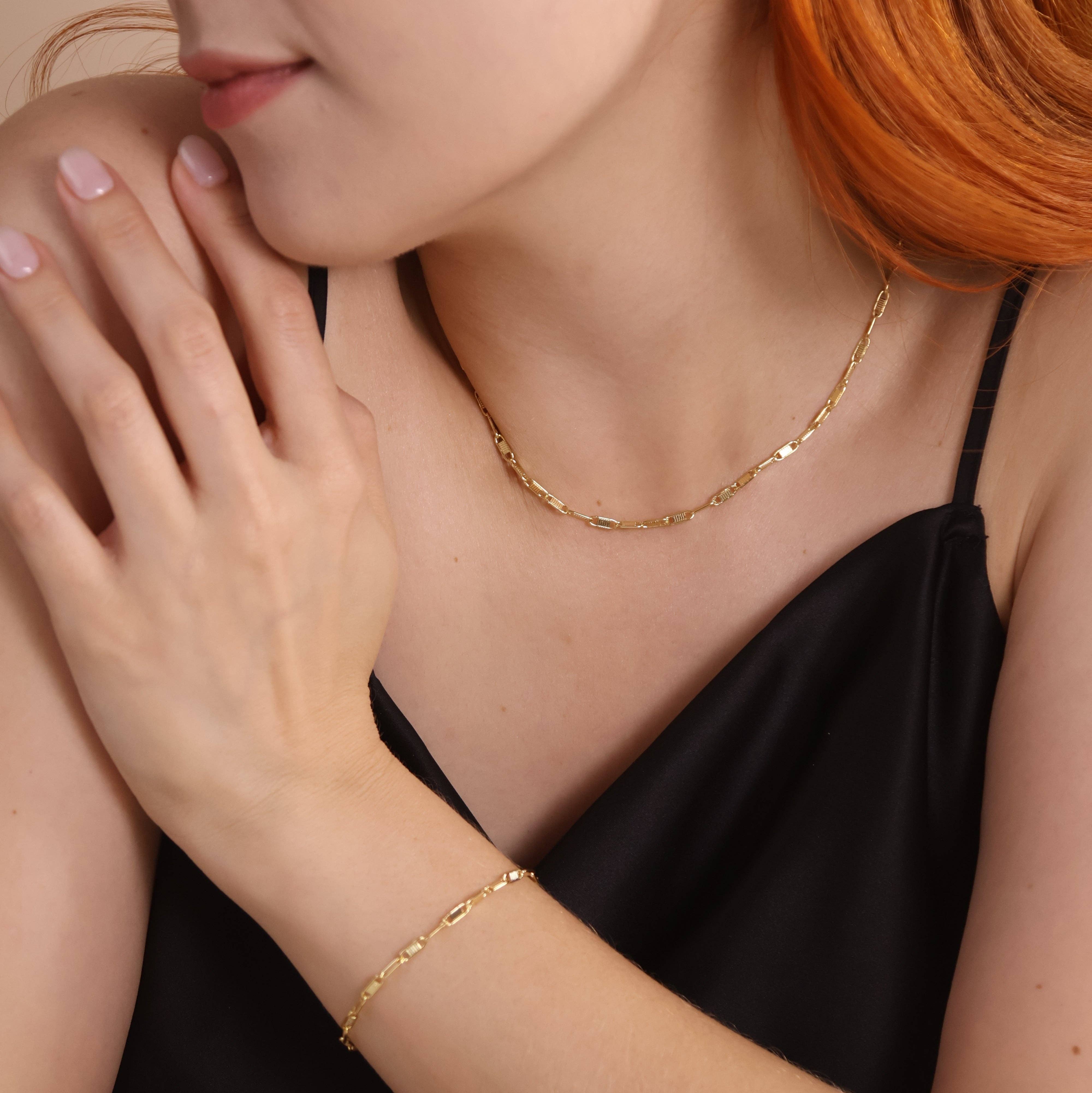 18K Gold Filled Textured Bar Link Necklace: 18 inches