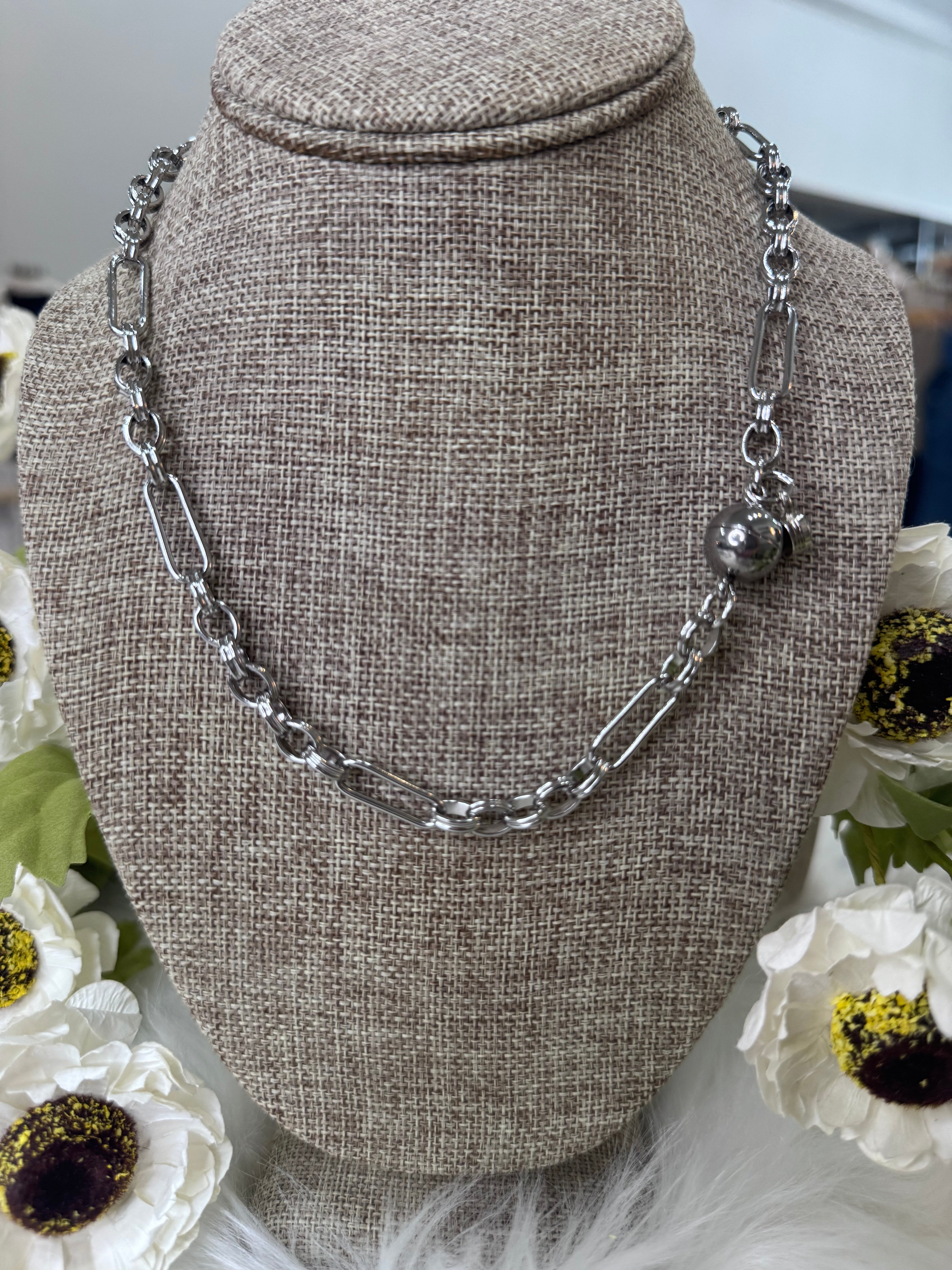 Bar Link Magnetic Necklace