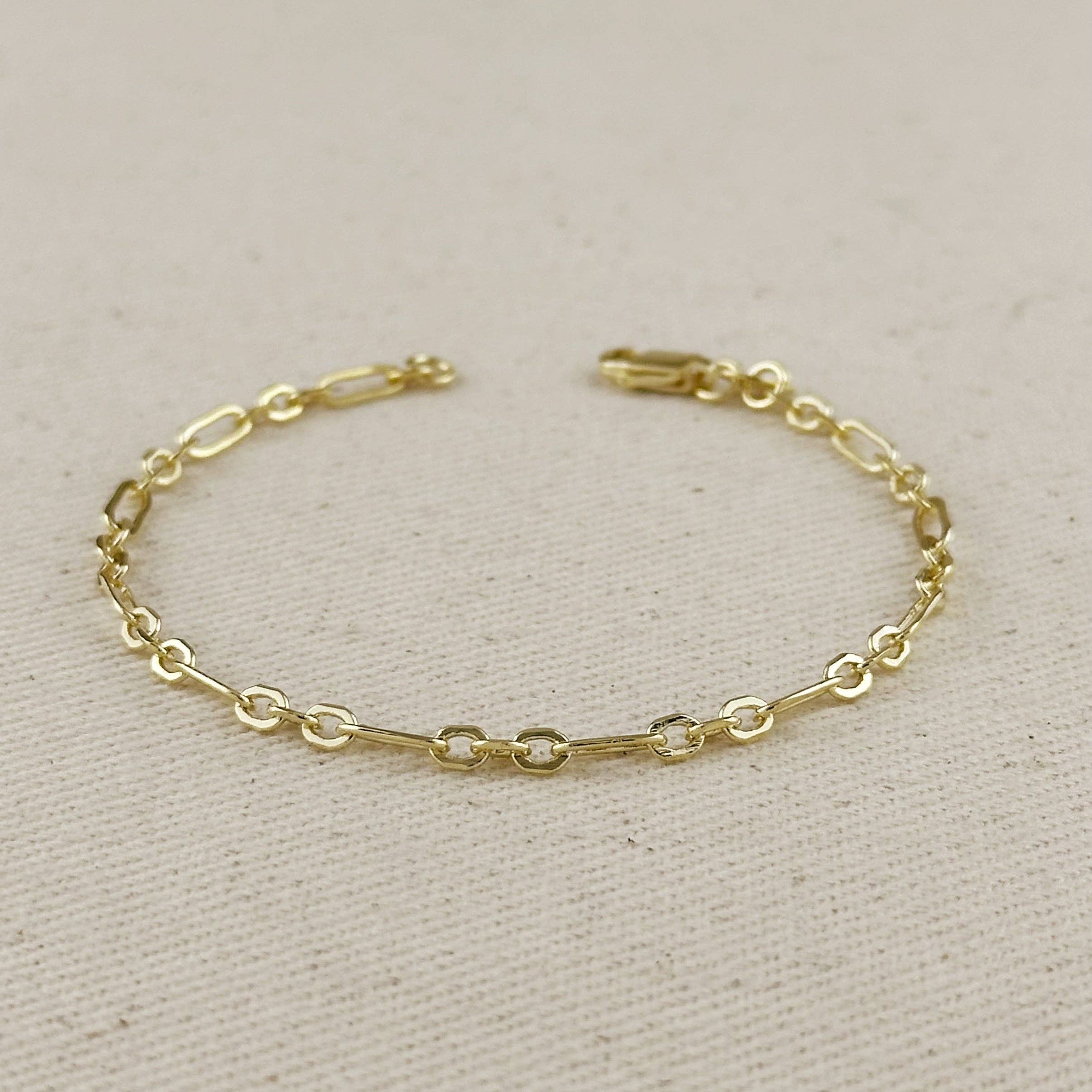 18K Gold Filled 3x1 Alternated Paperclip Bracelet: 6.5 inches