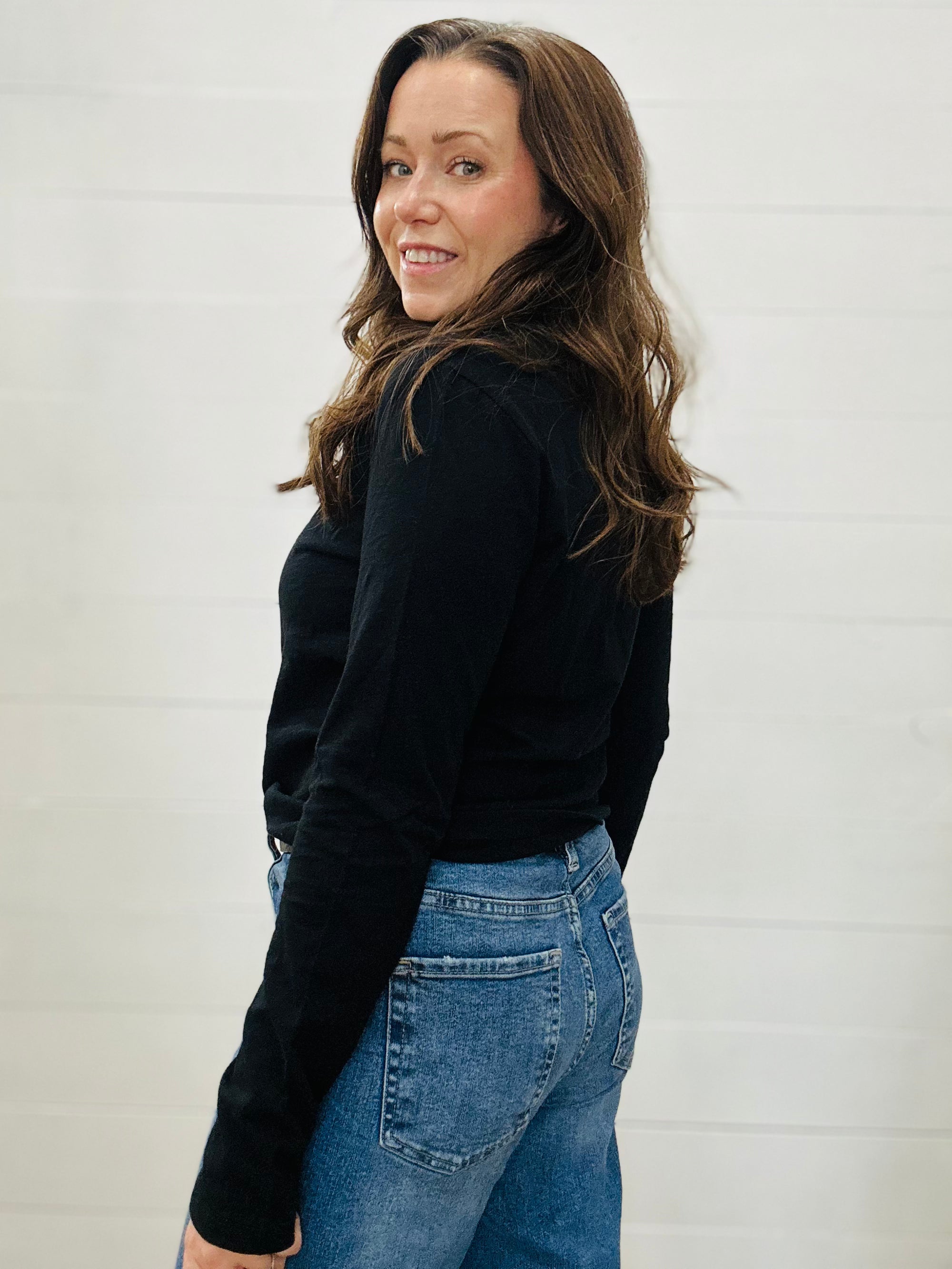 Classic Black Long Sleeve Tee - Effortlessly Chic