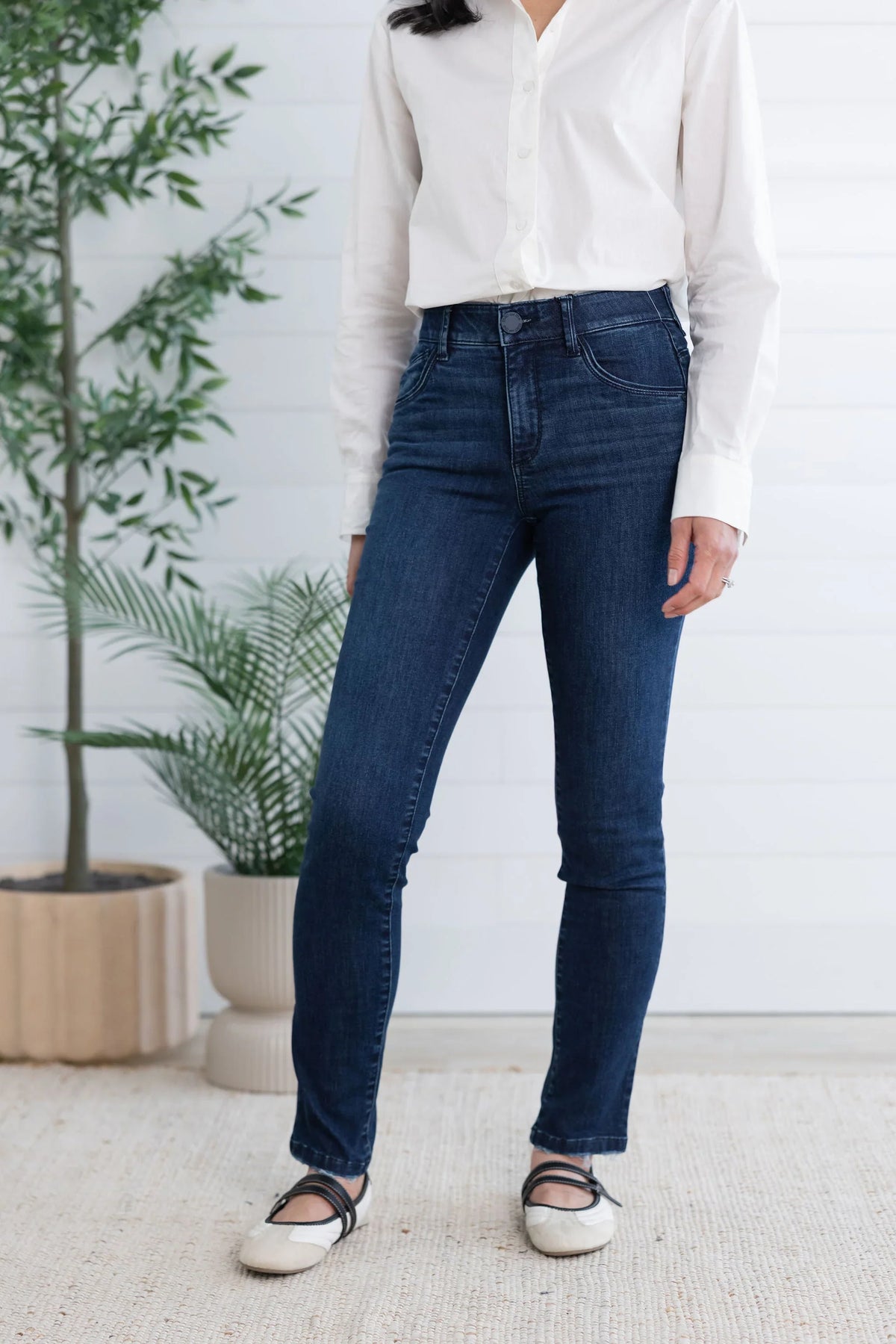 Essential Straight Leg