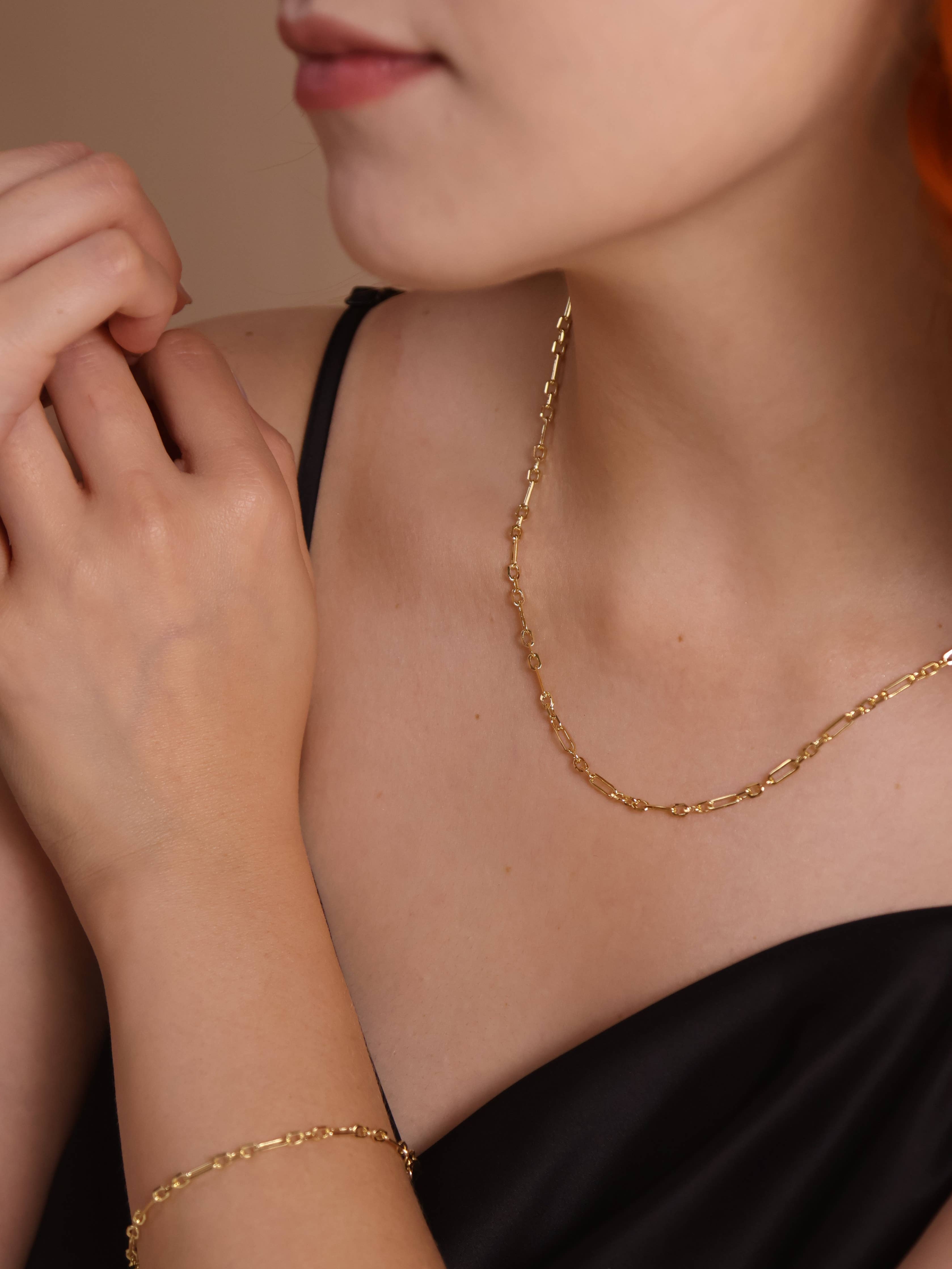 18k Gold Filled 3x1 Alternated Paperclip Necklace: 18 inches